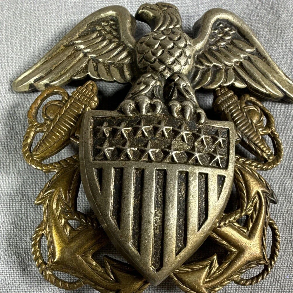 * Vintage WWII US Navy Officer Visor Cap Badge Insignia Two Piece Screw Back USN